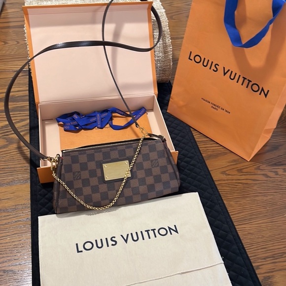 COPY - COPY - Louis Vuitton Eva brown canvas cross body clutch or over the shou… - Picture 4 of 4